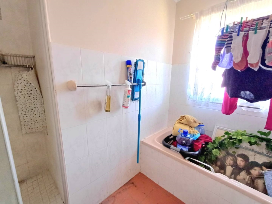 1 Bedroom Property for Sale in Langenhovenpark Free State